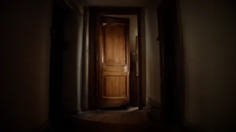 Drzwi same się zamykają